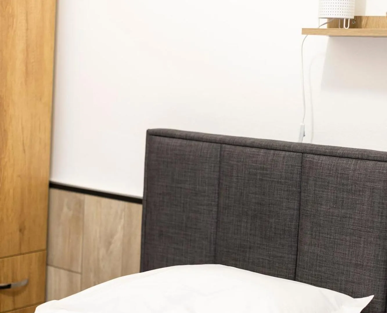 Tiny Cute Studio Near The City Center - 5 Min Walk Tirana
